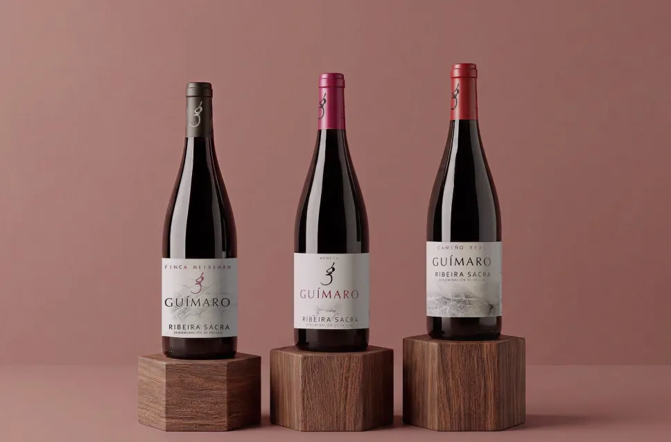 Garrafas de vinho da adega Guímaro