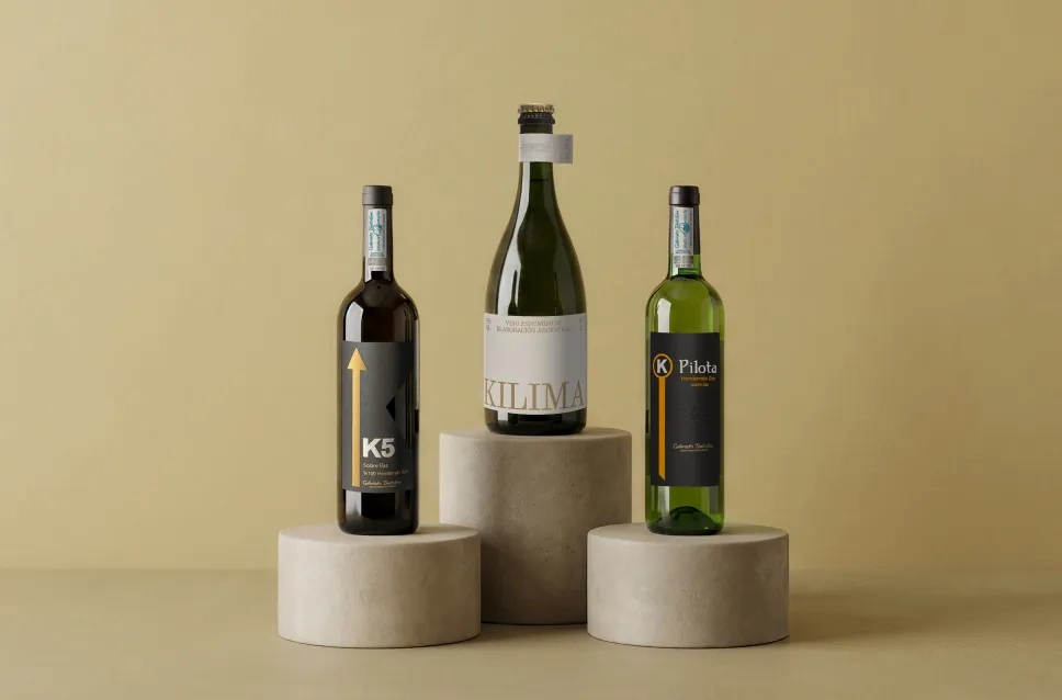 Garrafas de vinho da adega K5