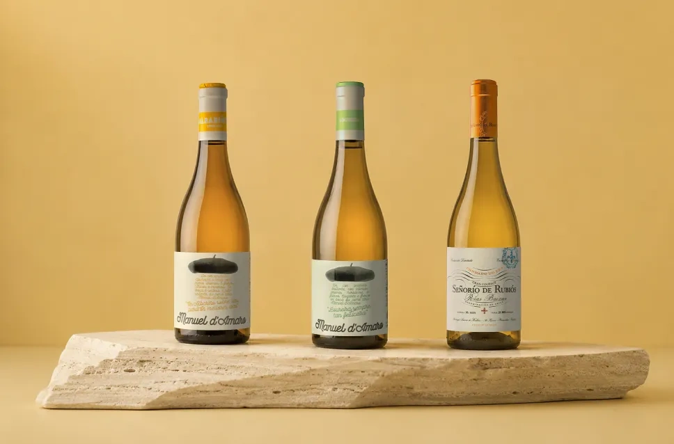 Garrafas de vinho da adega Señorío de Rubiós