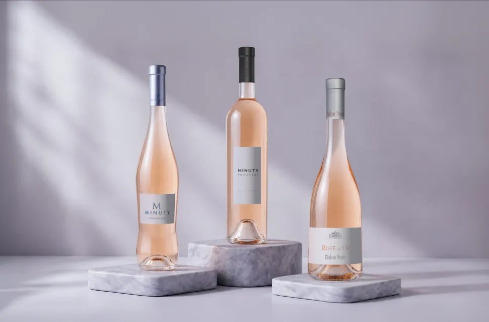 Garrafas de vinho da adega Château Minuty