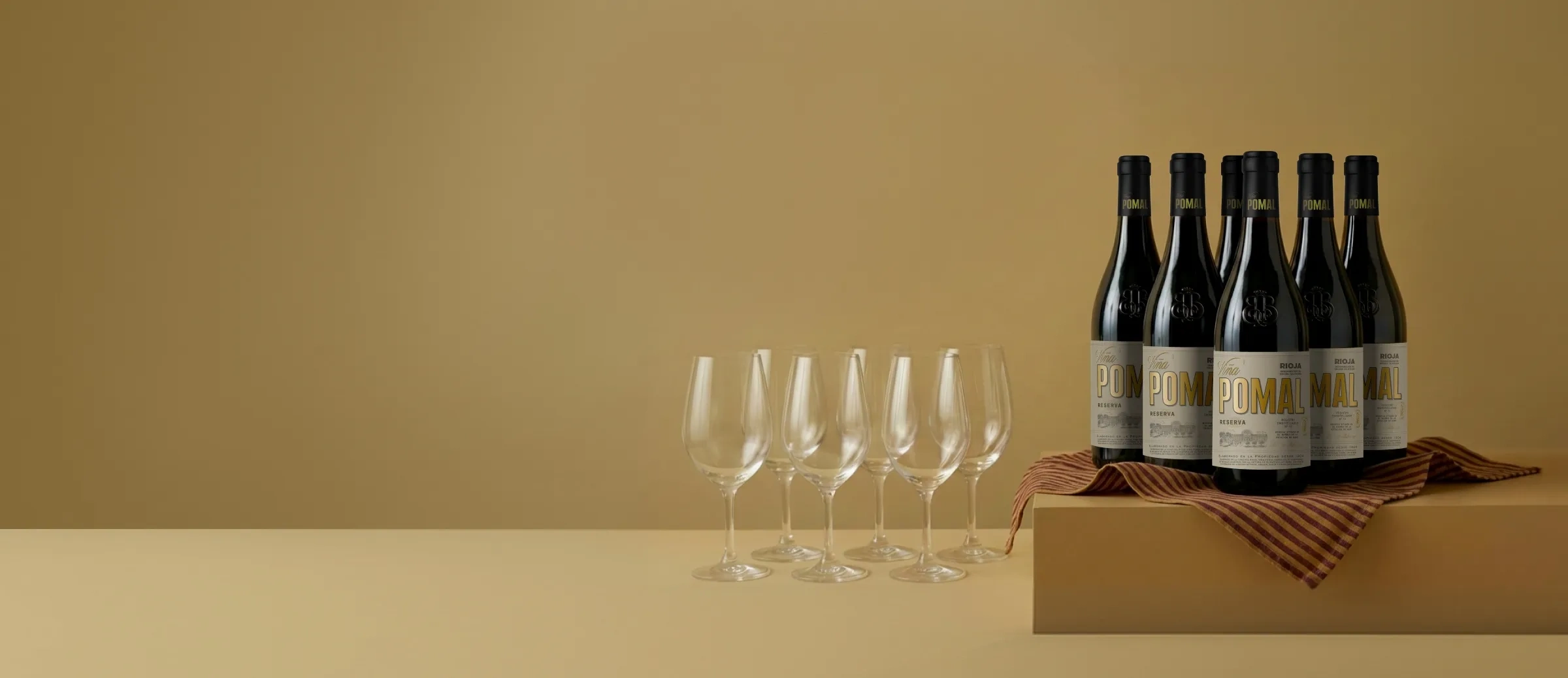 Garrafas de Viña Pomal Reserva com copos de oferta