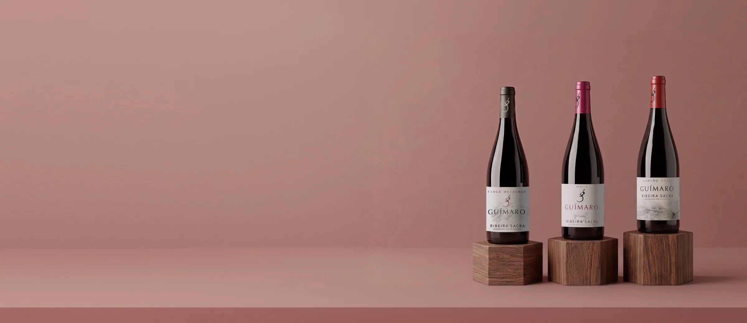 Garrafas de vinho da adega Guímaro