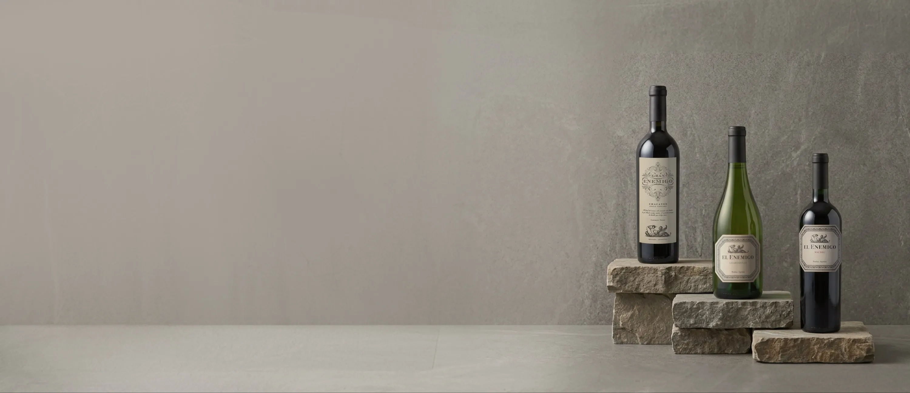 Garrafas de vinho da adega Aleanna