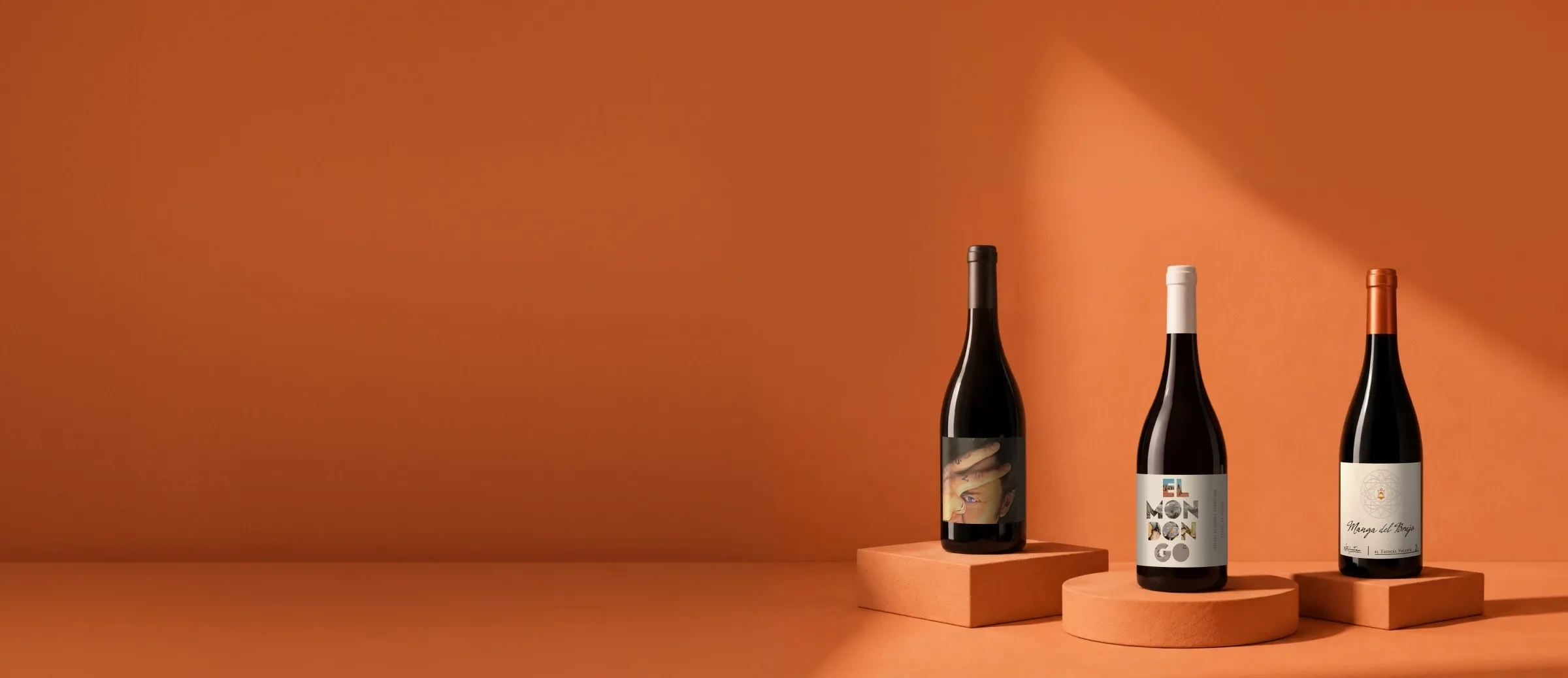 Garrafas de vinho da adega El Escocés Volante