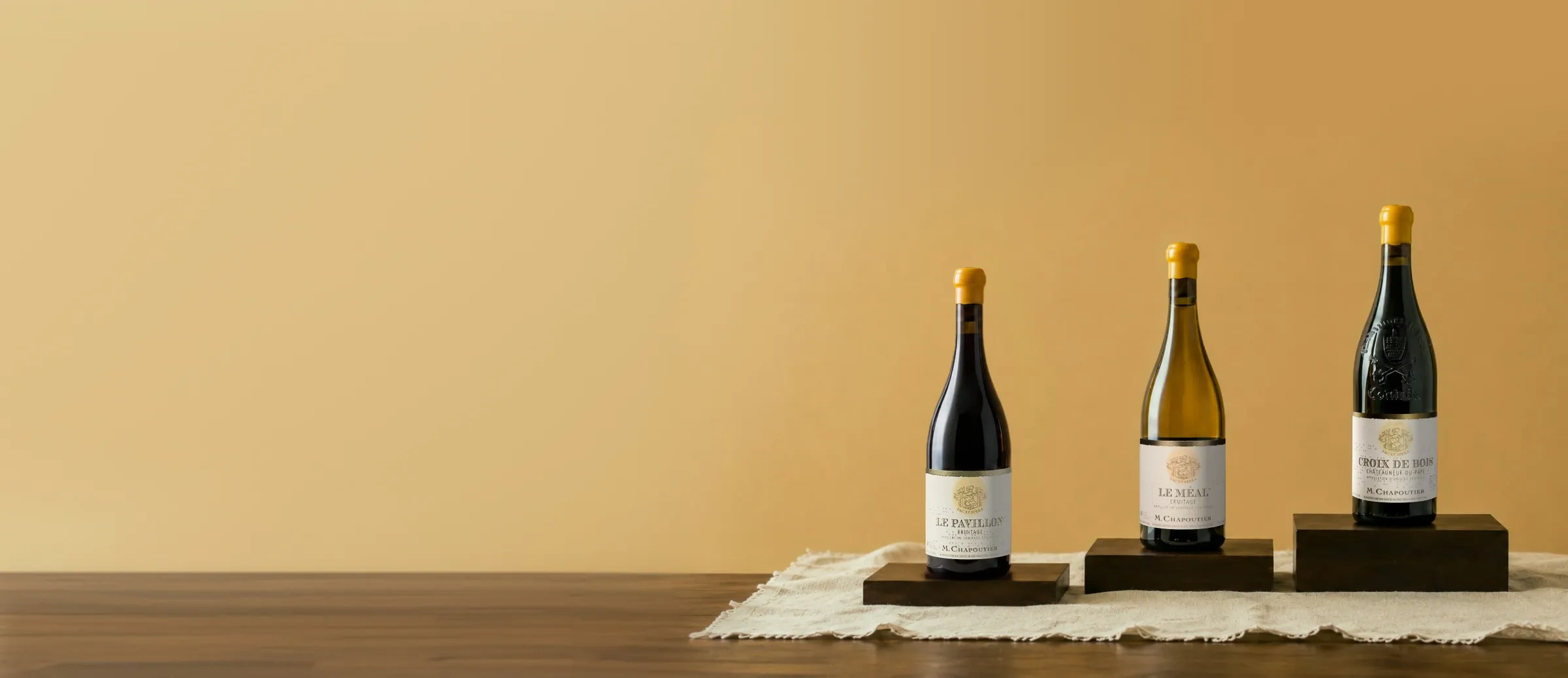 Garrafas de vinho de M. Chapoutier em primeur