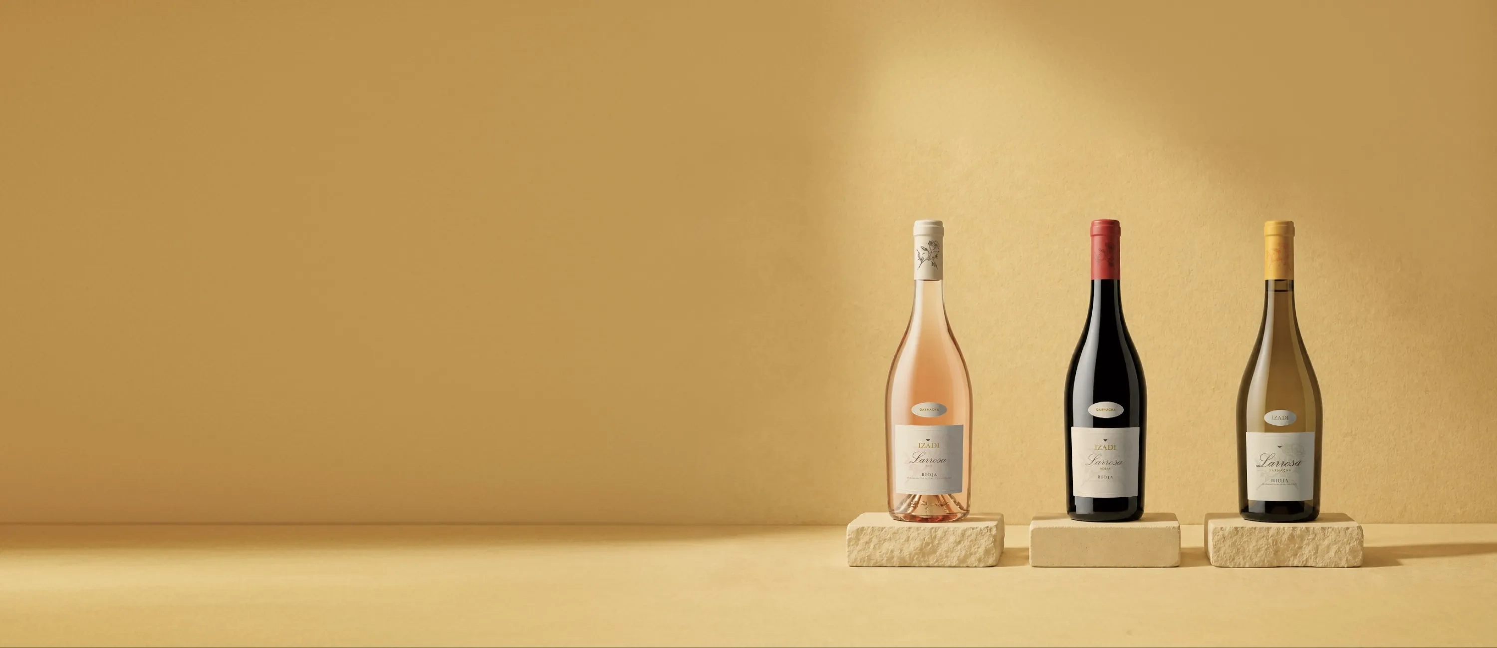 Garrafas de vinho da adega Izadi