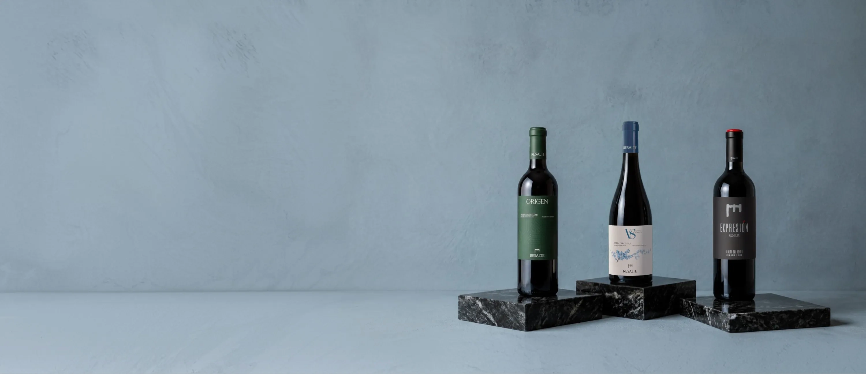 Garrafas de vinho da adega Resalte de Peñafiel