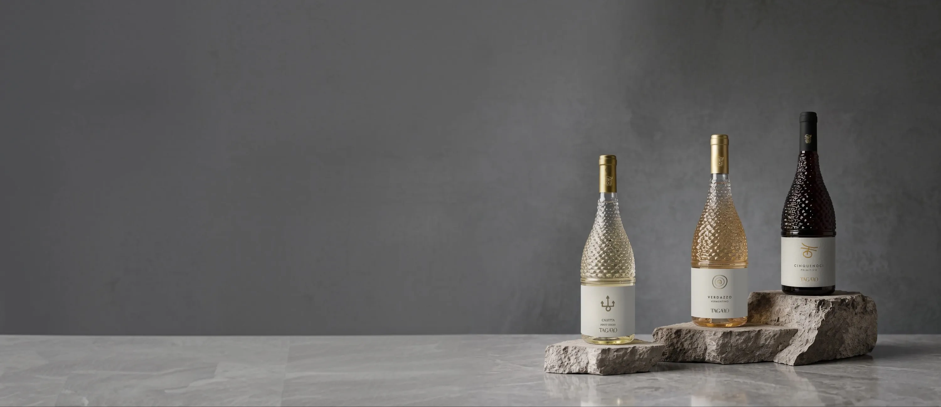Garrafas de vinho da adega Masseria Tagaro