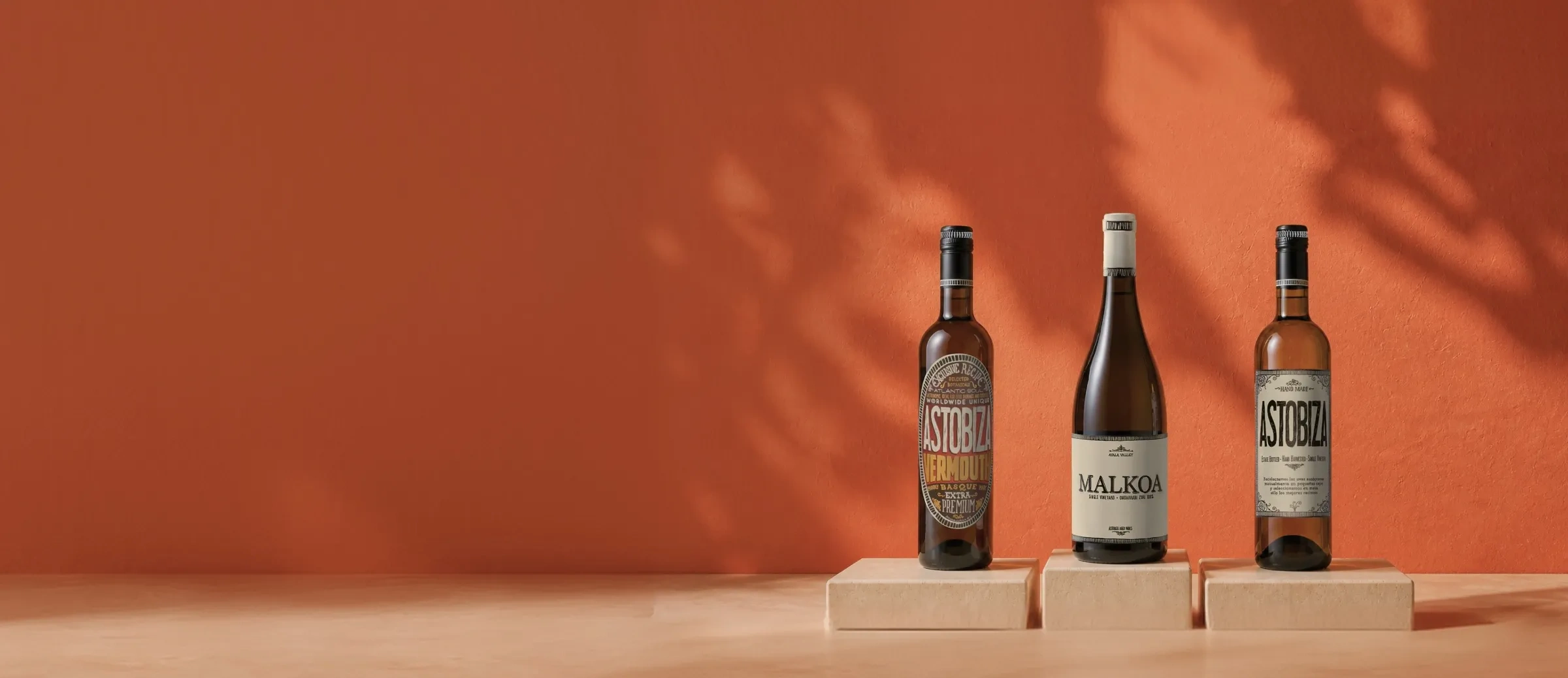 Garrafas de vinho da adega Astobiza