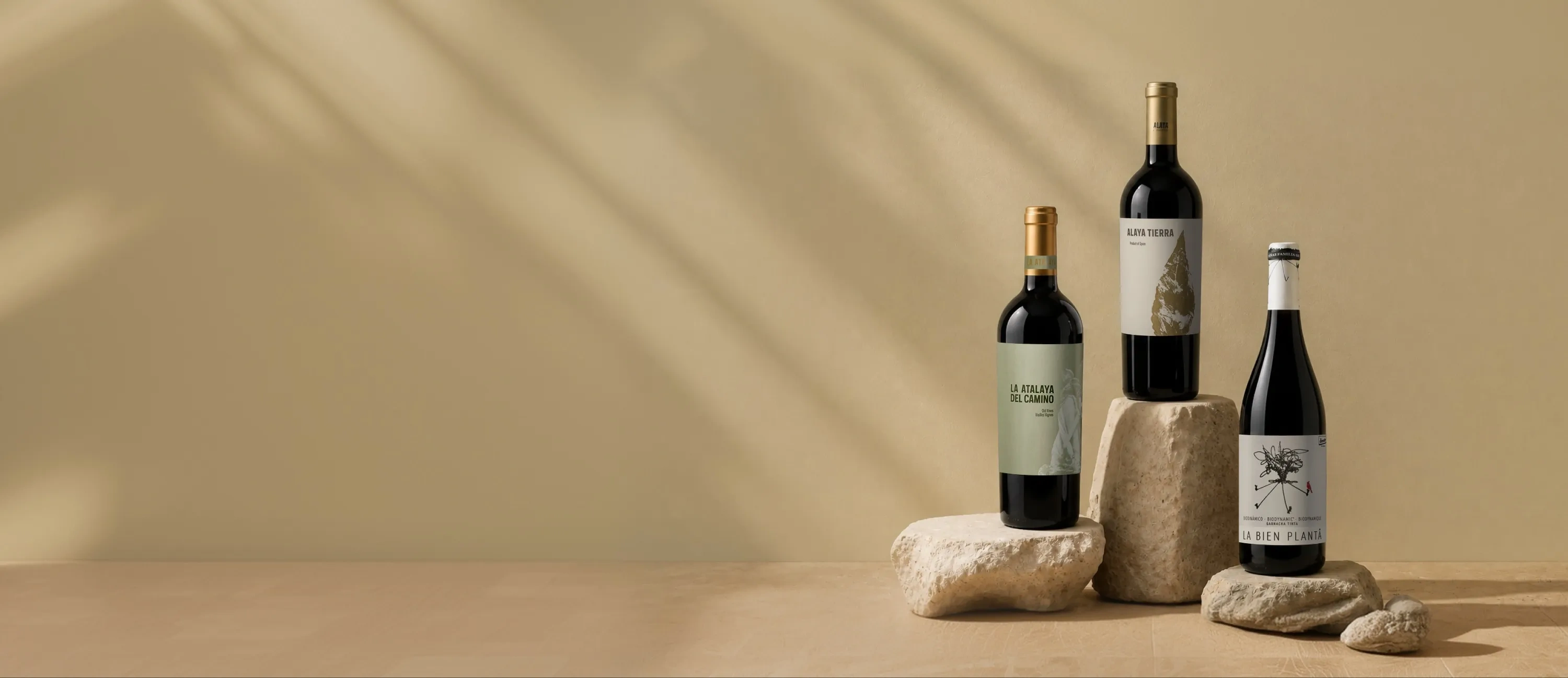 Garrafas de vinho da adega Atalaya