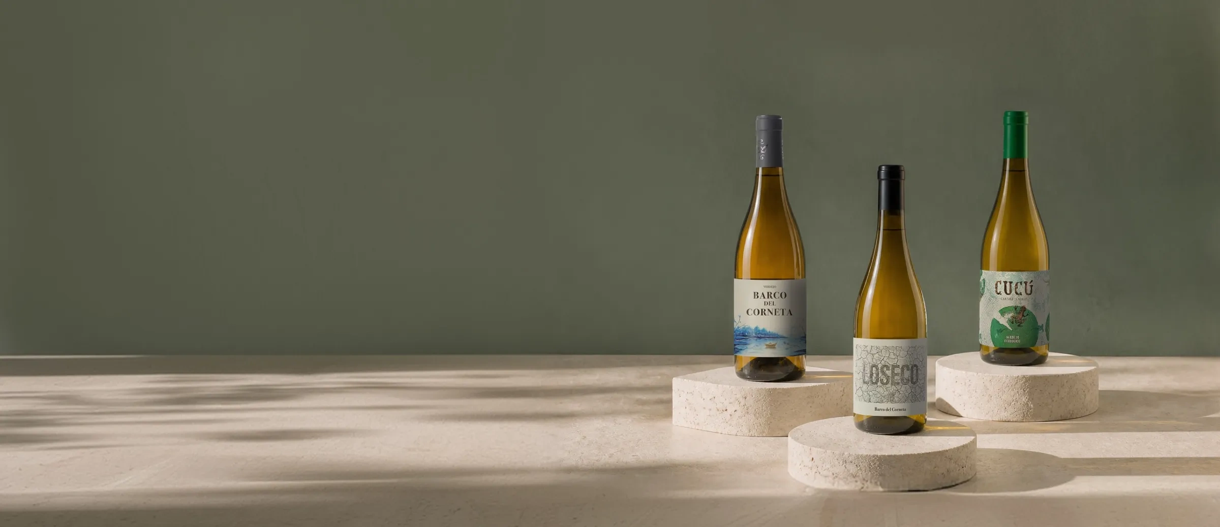 Garrafas de vinho da adega Barco del Corneta