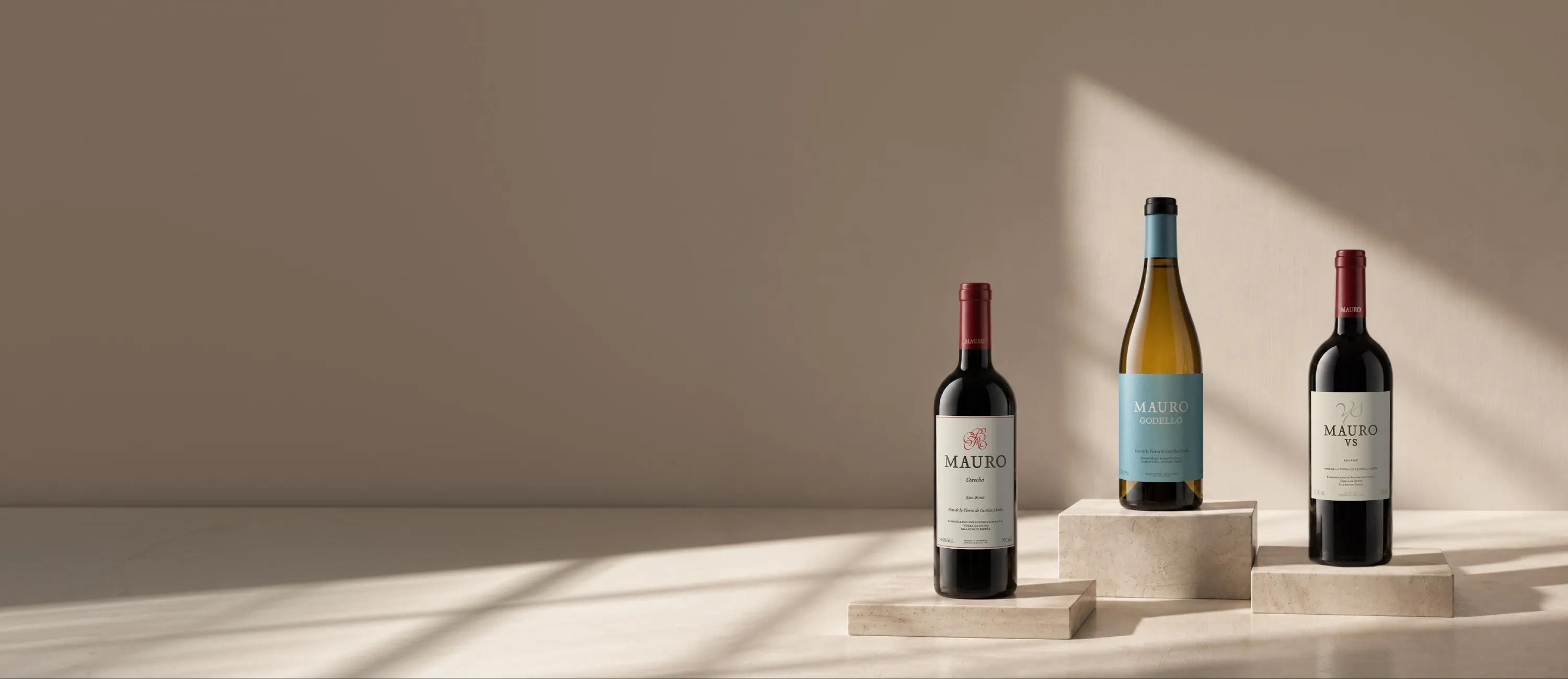 Garrafas de vinho da adega Mauro