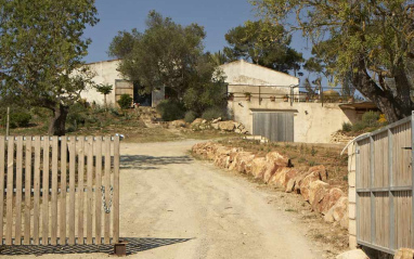 Entrada a la bodega