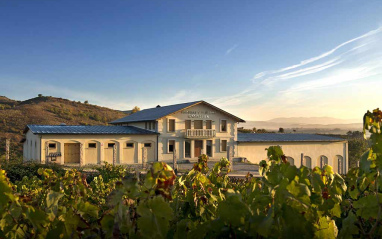 Fachada de la bodega