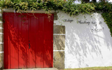 Entrada al edificio de bodega