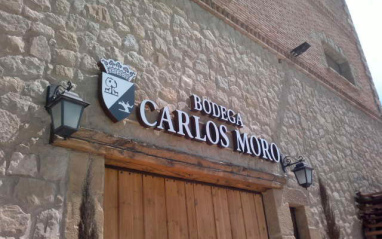 Fachada de la bodega Carlos Moro