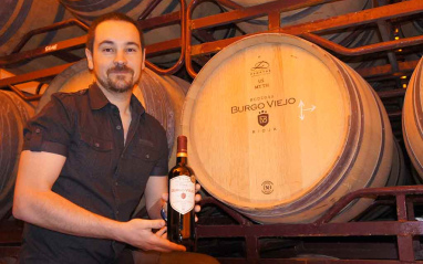 Gorka en la bodega