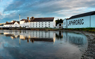 Edificio de la destilería Laphroaig