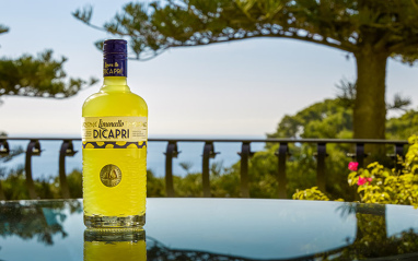 Limoncello DICAPRI al aire libre