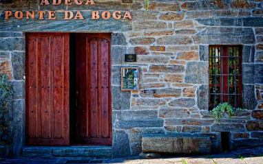 Fachada de la bodega