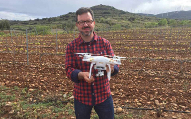 Javier Rodríguez con un dron