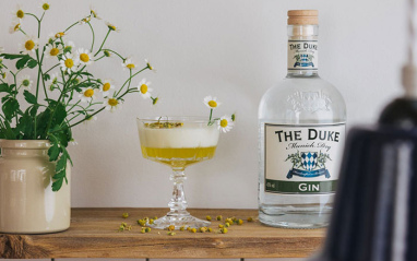 Un cóctel con Ginebra The Duke 