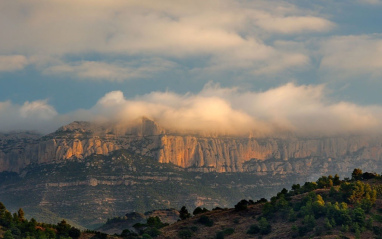 Sierra del Montsant con nubes