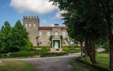 Fachada en el Puente de la Constitución en las Rias Baixas