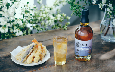 FUJI SINGLE BLENDED JAPANESE WHISKY×2本 Fuji Single Blended Japanese whisky and its 2 tasting glasses